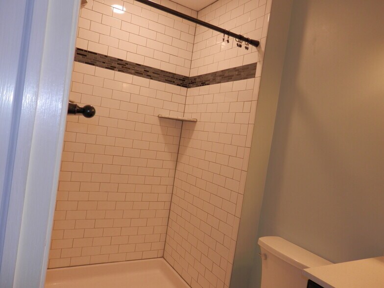 Building Photo - 3201 Bridlewood Dr