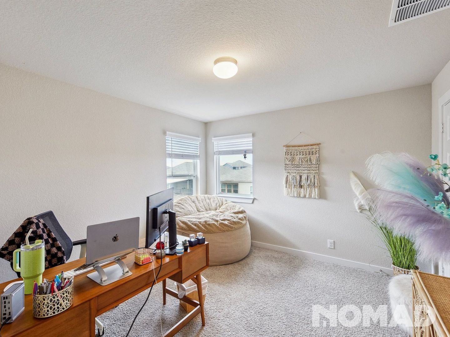 Building Photo - 1953 Colonial Ave