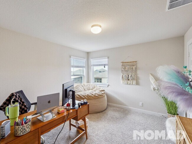 Building Photo - Updated 4-Bed, 3-Bath Home in Creekside – ...