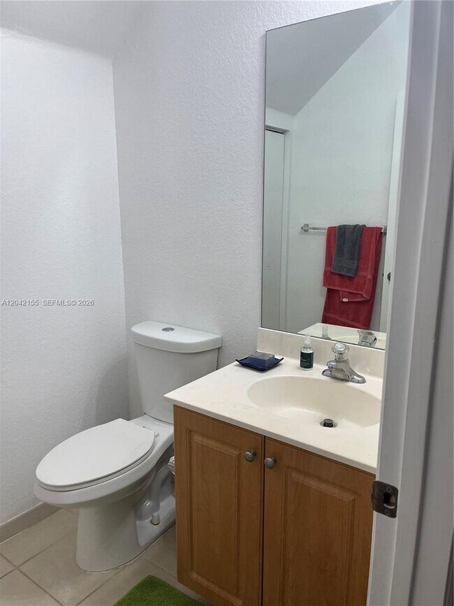 Building Photo - 5347 SW 40th Ave