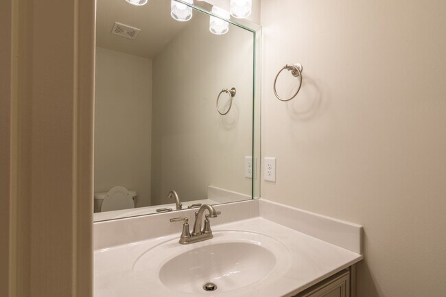 Building Photo - FOR LEASE - Brand New Construction - 3BR, 2.5BA, 2300sqft (Gallatin)