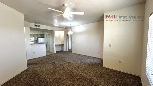 Building Photo - 3 Bedrooms, 2 Baths