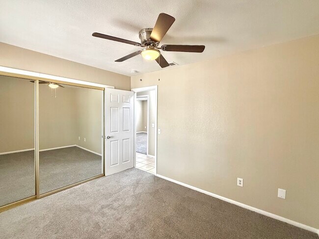 Building Photo - 7742 Oxford Ave