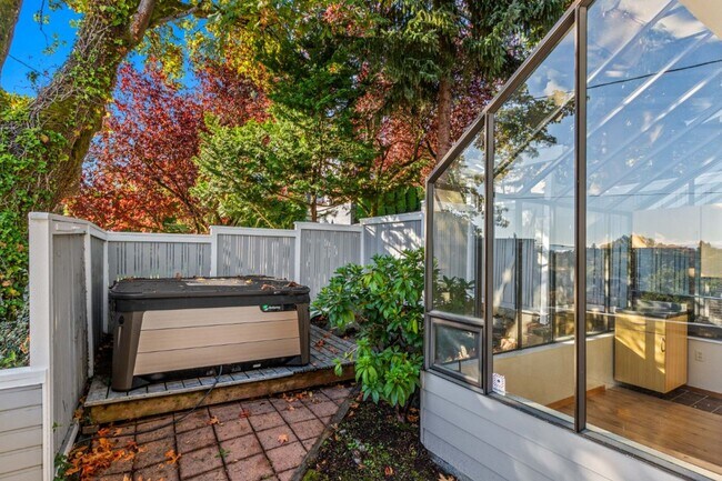 Building Photo - 3Bd/2.5Ba Seattle House