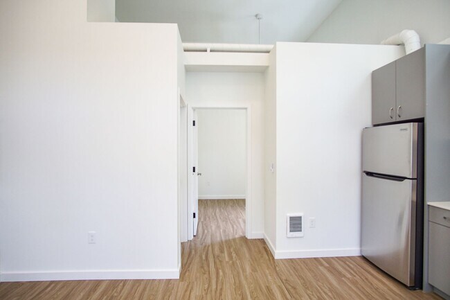 Building Photo - Spacious 1-Bedroom w/Condo-Grade Finishes