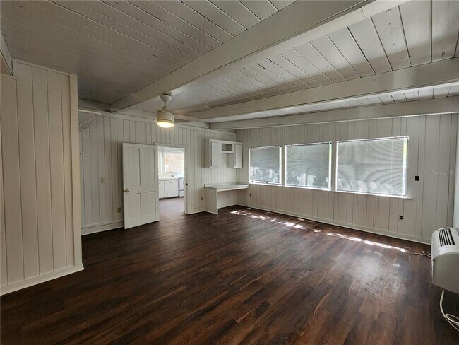 Building Photo - 120 SE 7th St