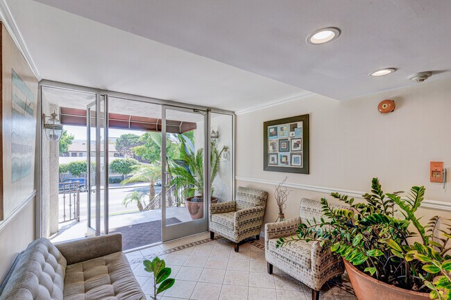 Building Photo - Casa Hermosa