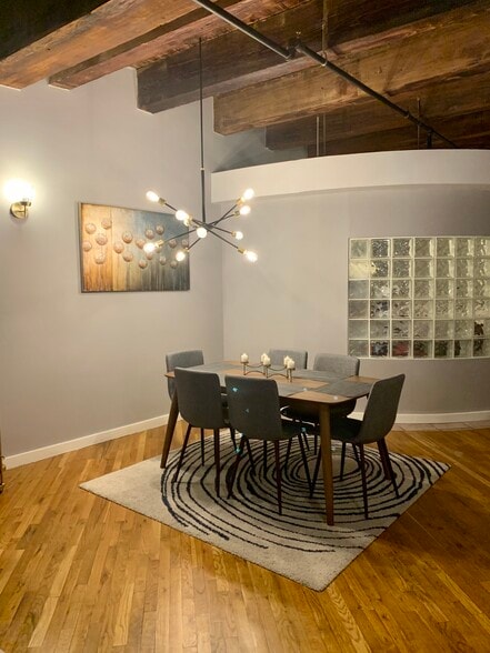 Primary Photo - 732 S Financial Pl