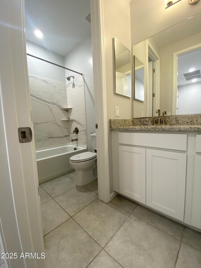 Building Photo - 24620 W Mohave St