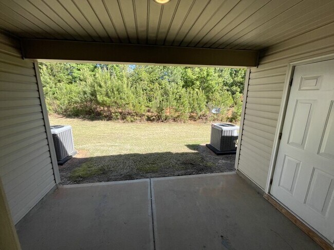 Building Photo - 2062 Wiggins Village Dr