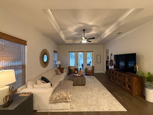 Building Photo - Beautiful Home located in Fairway Pointe