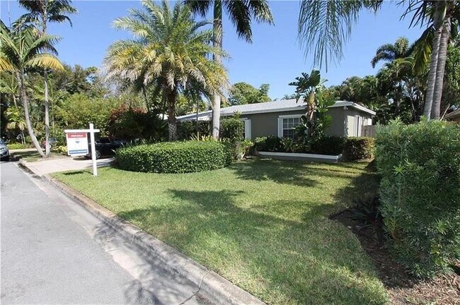 Building Photo - 1420 NE 16th Terrace