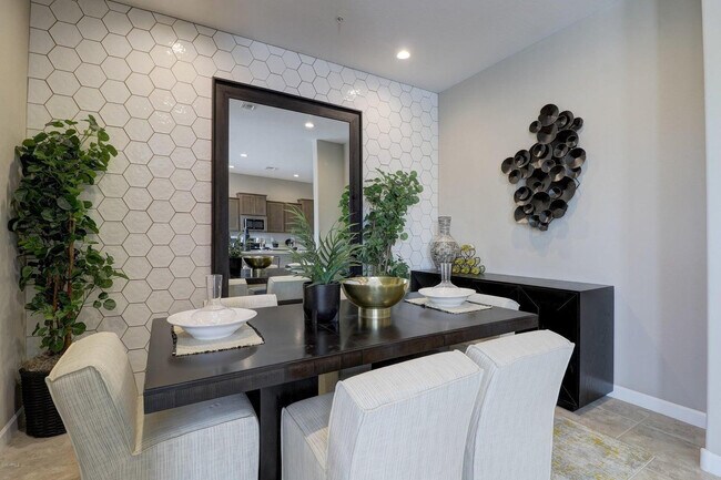 Building Photo - 1255 N Arizona Ave