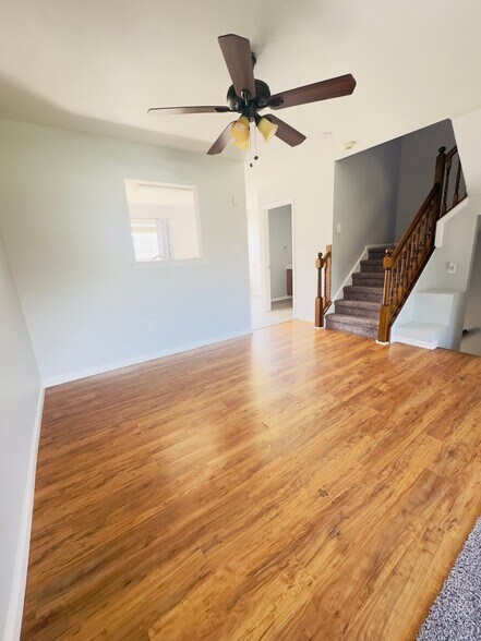 Building Photo - 50 Versailles Ct