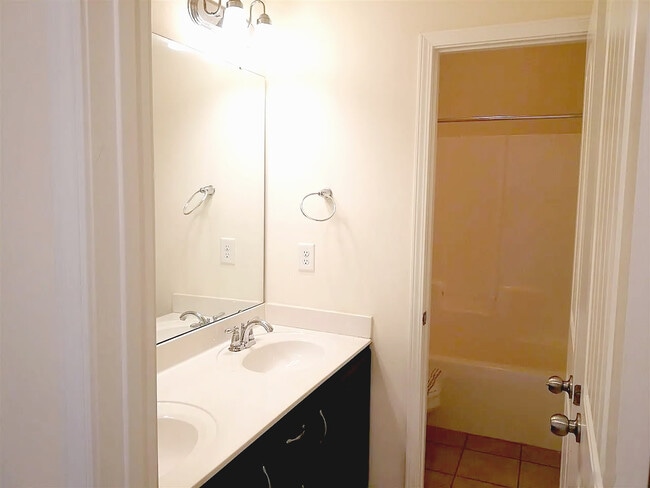 Building Photo - 509 Whitworth Ln