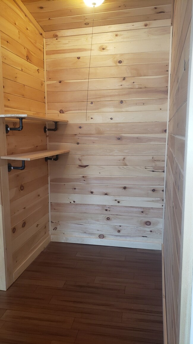 Building Photo - 93 Sumner Rd