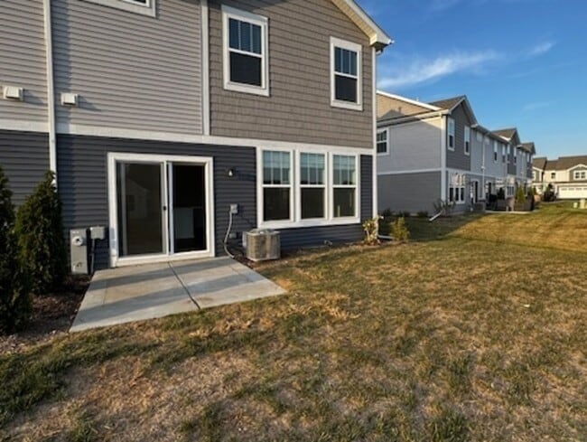 Building Photo - 12077 Jordi Rd