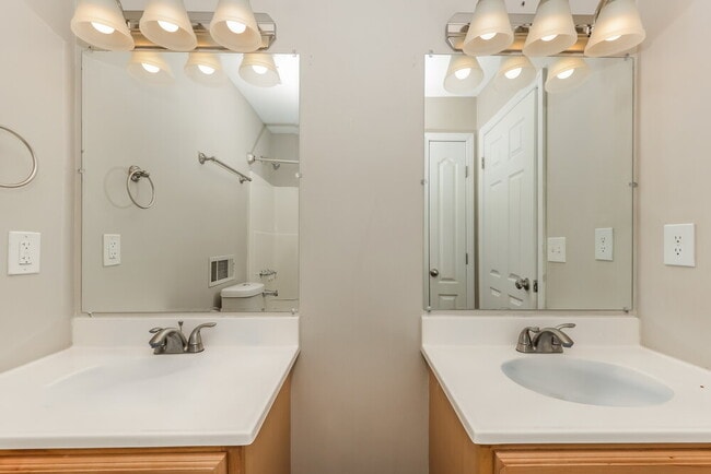 Building Photo - 141 Bill Stewart Blvd