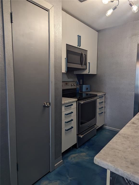 Building Photo - 5011 Starfish Dr SE