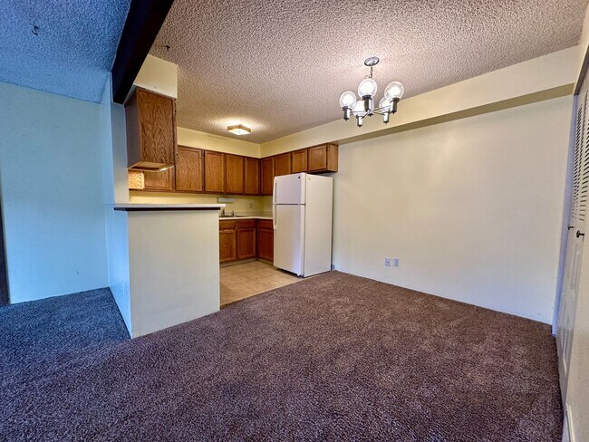 Building Photo - Lovely 1 Bedroom, 1 Bathroom Lakewood Cond...