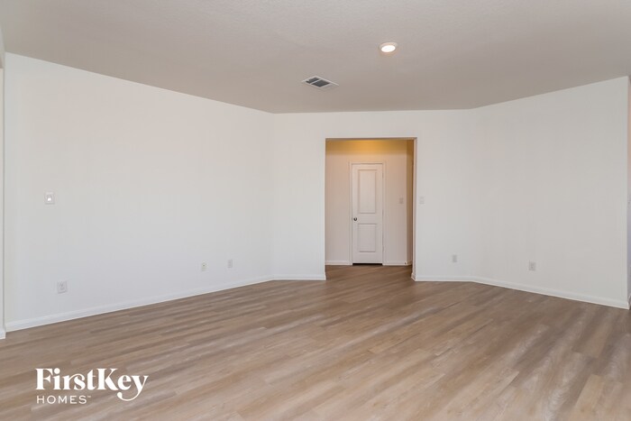 Building Photo - 13027 Rosemary Cove