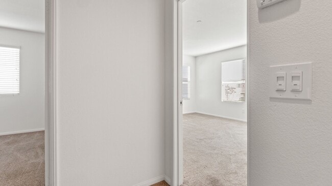 Building Photo - 2BR Townhouse in Imperial Beach with Washer/Dryer and Garage!