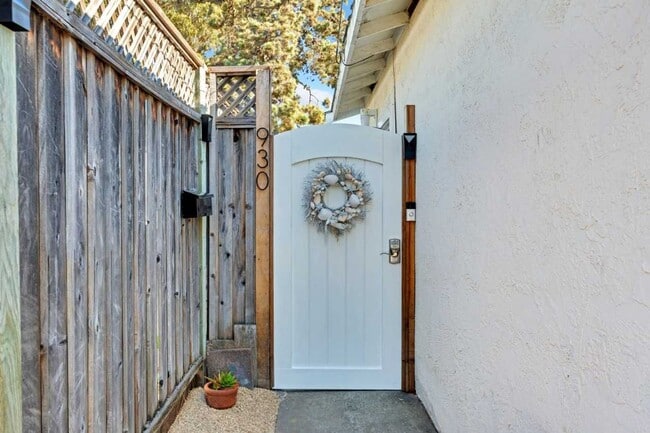 Building Photo - 930 Magnolia Dr