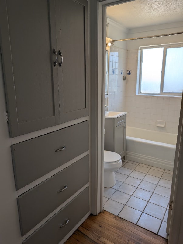 Building Photo - 651 N 200 W