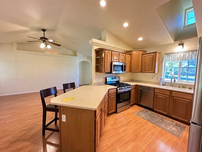 Building Photo - Coeur D'Alene Home