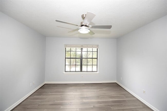 Building Photo - 2030 Cutter Dr