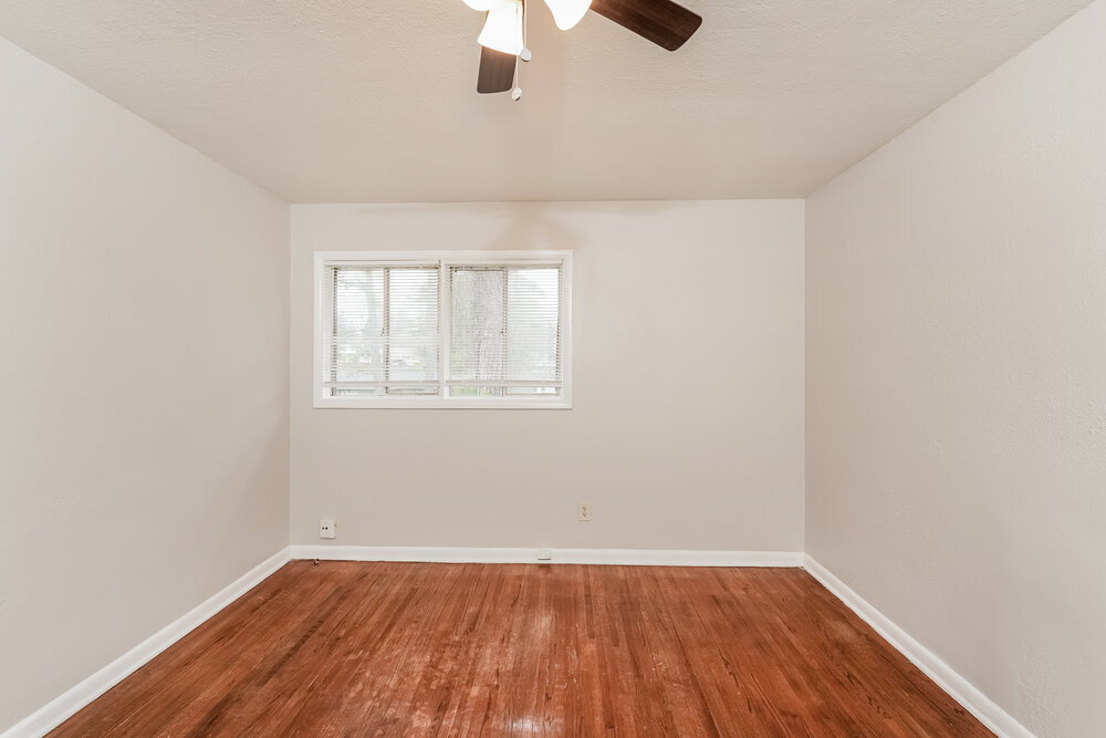 Building Photo - 325 16th Ave NW