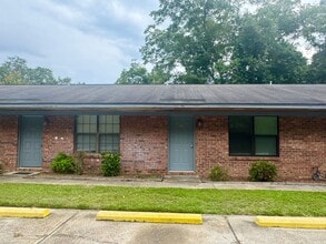 Building Photo - Renovated 1 Bedroom 1 Bath in Chipley Fl