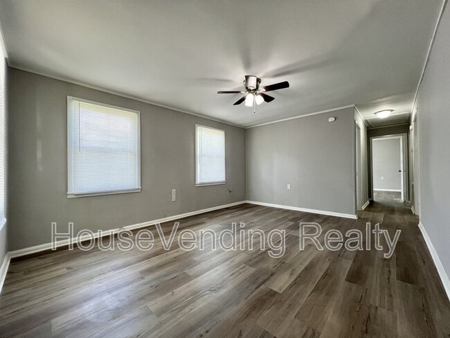 Building Photo - 310 Norris Ave