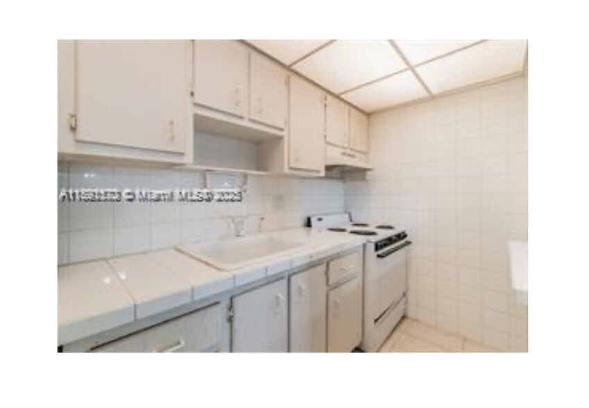 Building Photo - 4200 NW 3rd Ct