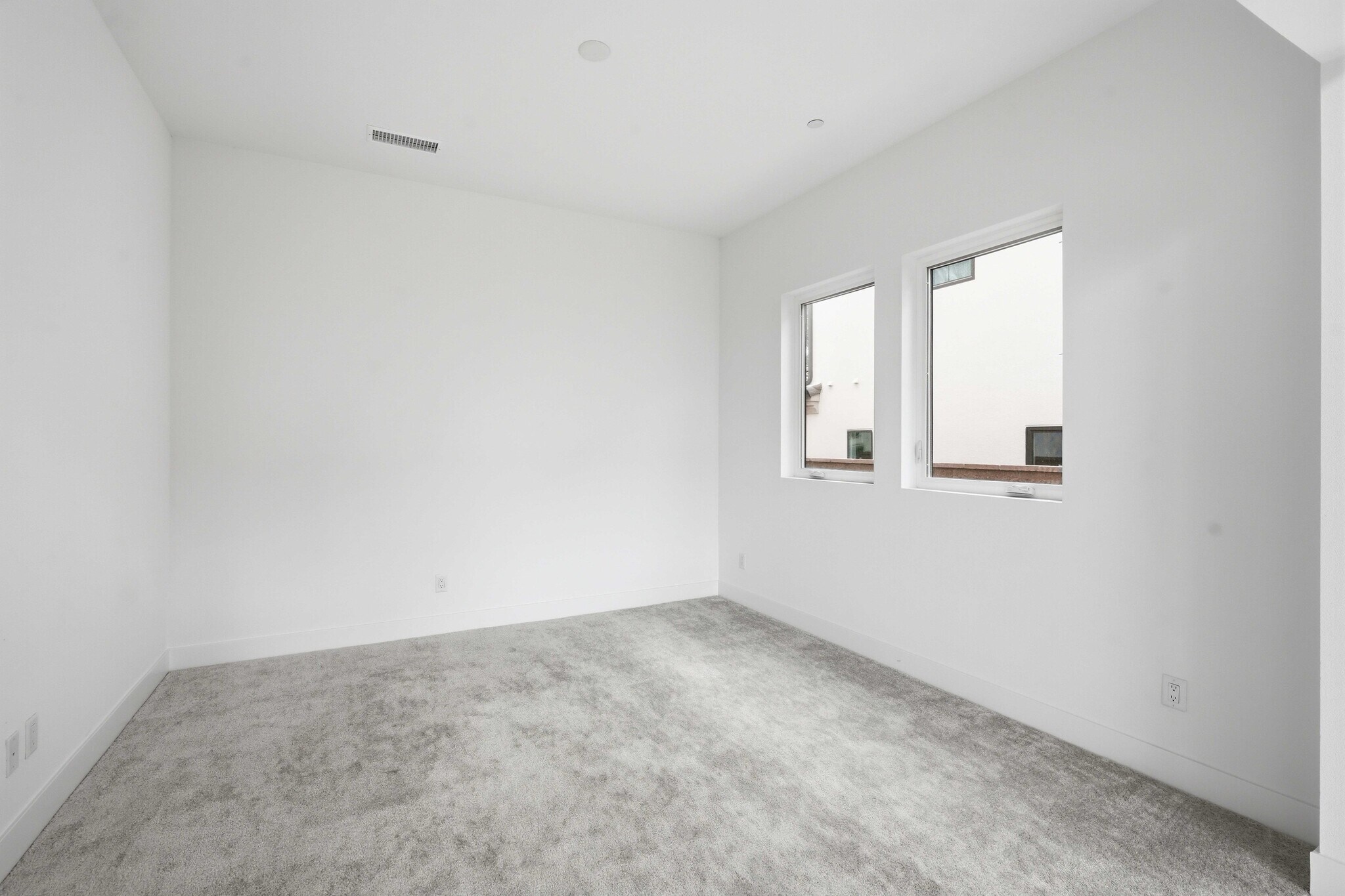 Building Photo - 20568 Edgewood Ct