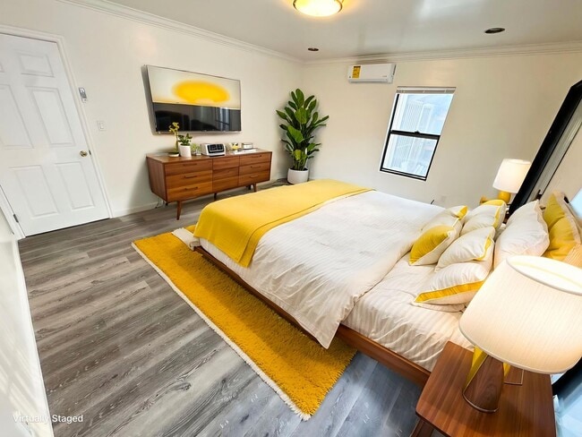 Building Photo - Updated 3 bed 2 bath duplex in Temple City
