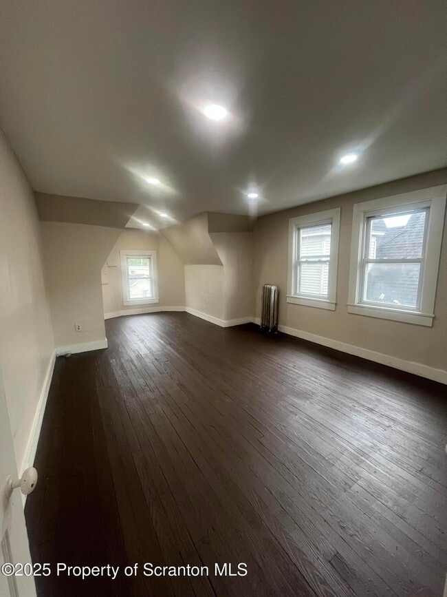 Building Photo - 304 Pittston Ave