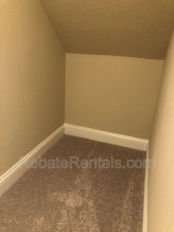 Building Photo - 308 Sweet Oak Wy