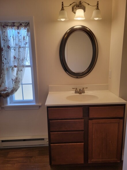 Building Photo - 10 W Way Dr