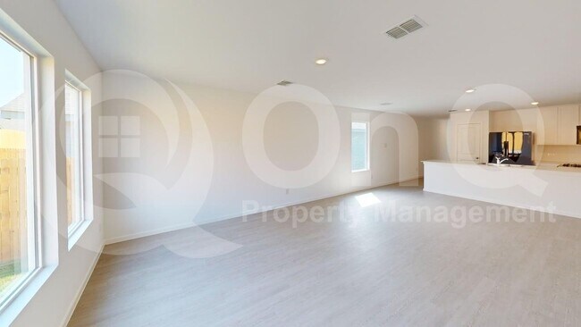 Building Photo - 1001 Raintree Rd