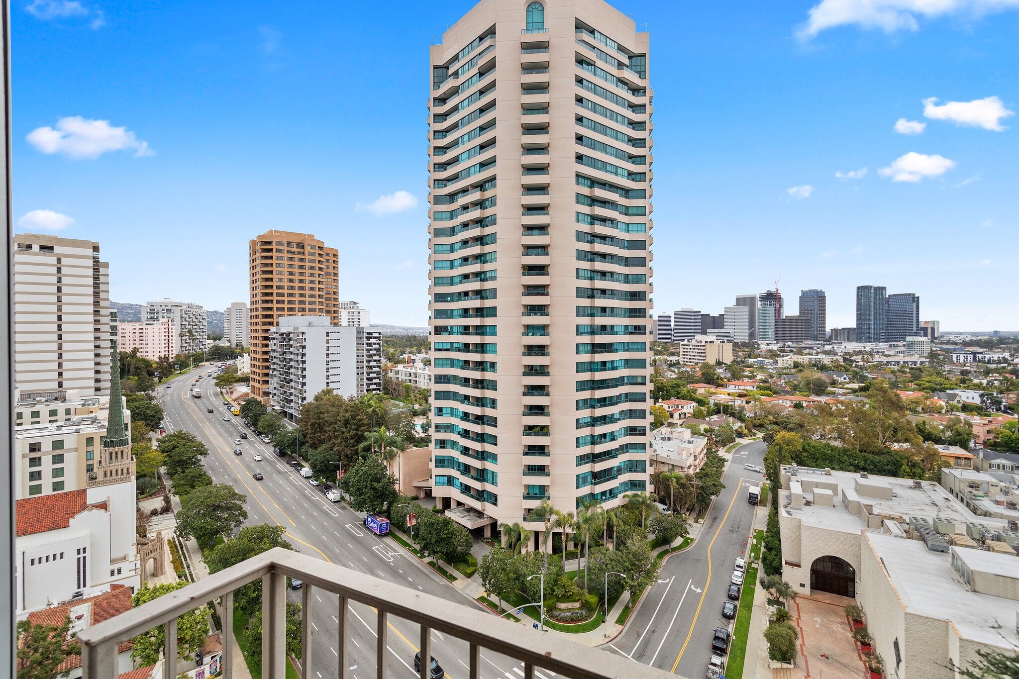 Building Photo - 10501 Wilshire Blvd