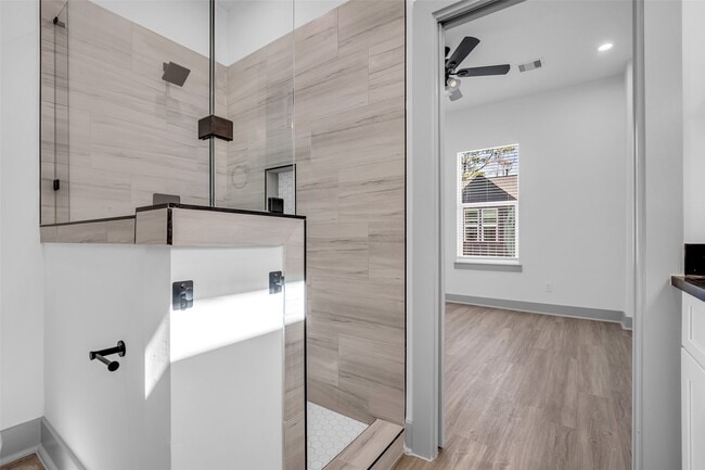 Building Photo - 5303 Kindred Gdn Ln