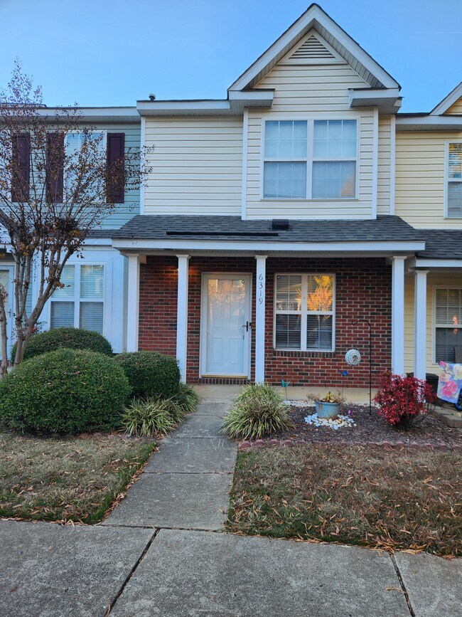 Primary Photo - 6319 Sweetbay Dr