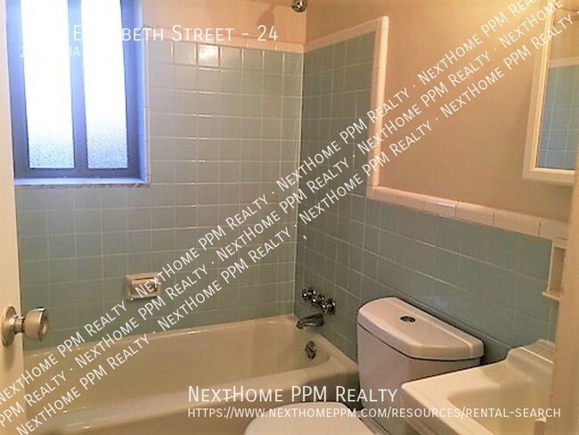 Building Photo - Nice Carnegie 2 Bedroom Near Shopping and ...