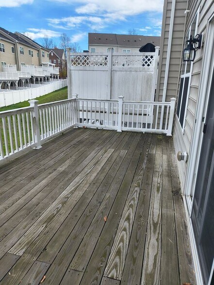 Building Photo - 15116 Hogshead Way