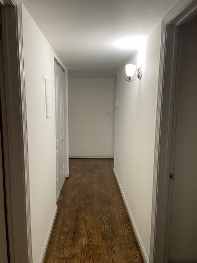 Hallway - 417 Skyview Dr