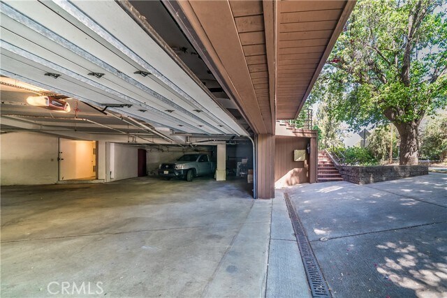 Building Photo - 13236 Valleyheart Dr