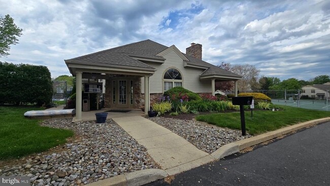 Building Photo - 208 Foxmeadow Dr