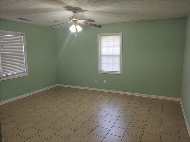 Building Photo - 4170 Longmont Dr