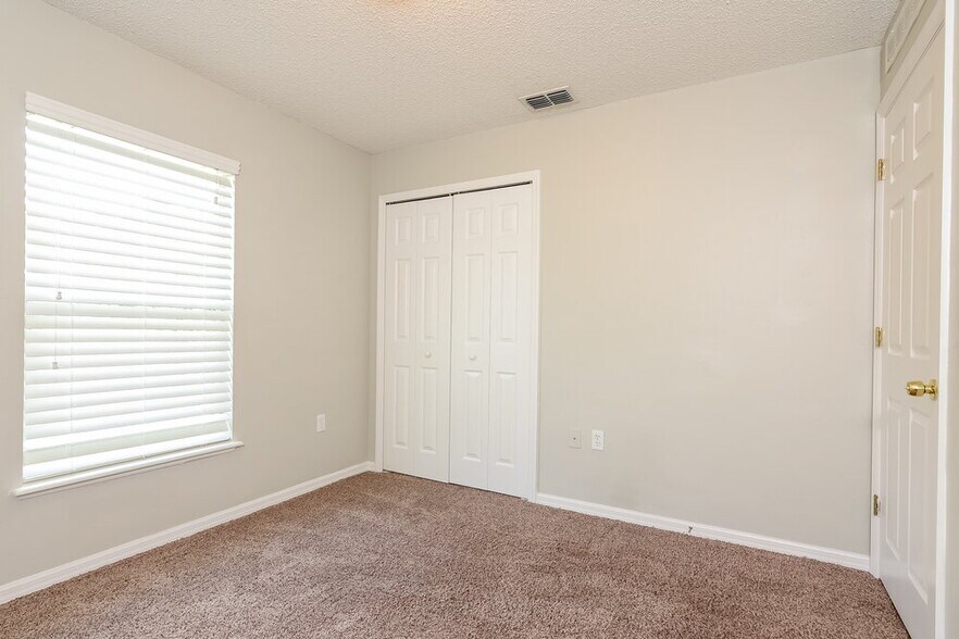 Building Photo - 4088 Everett Ave